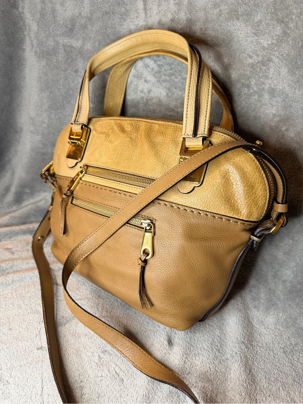 Chloé Two-Way Tan and Cream Leather Shoulder Bag with Gold Hardware - Authentic - Picture 2 of 13